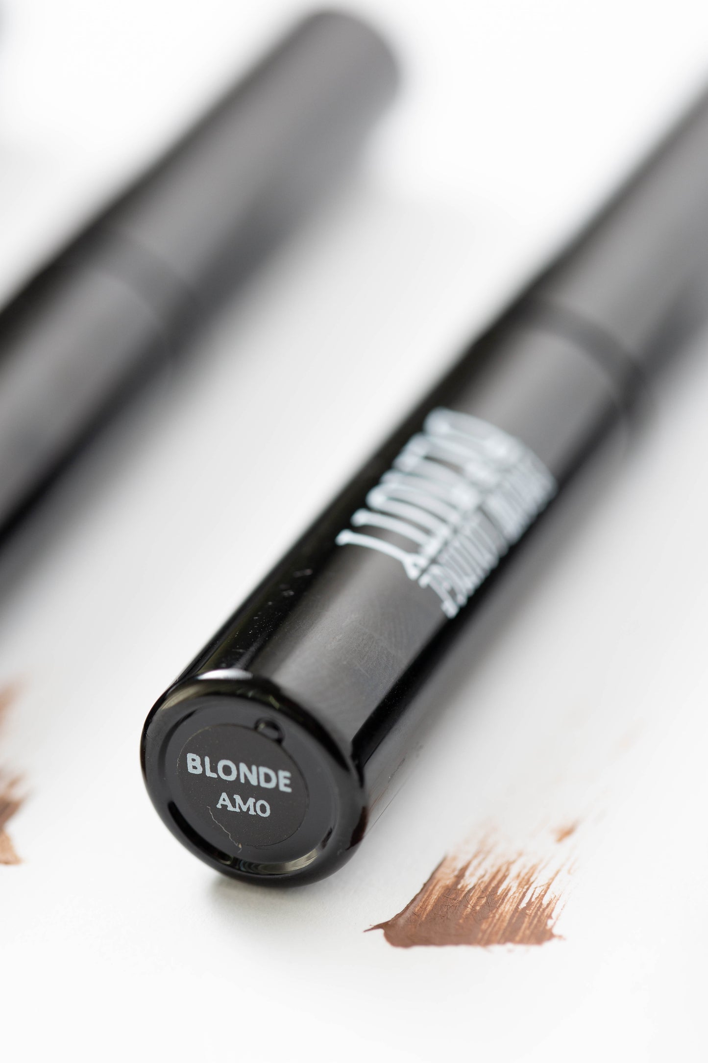 Blonde Brow Lounge Tinted Brow Gel